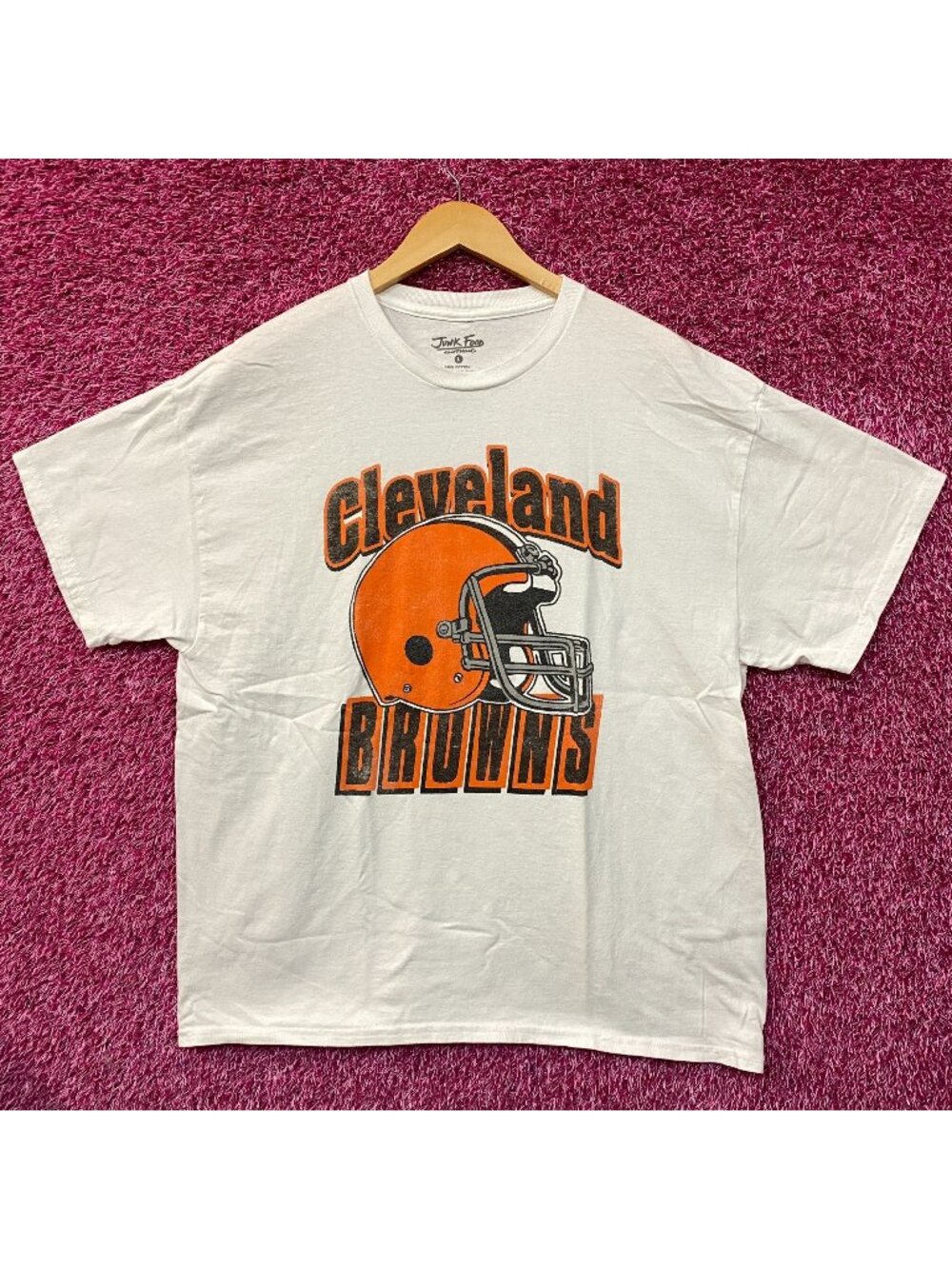 Junk Food Clothing Cleveland Browns Throwback Helmet T-Shirt Large